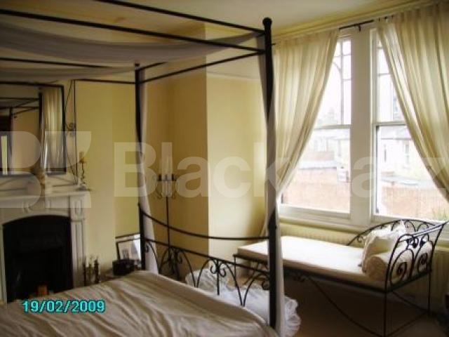 			LET!, 4 Bedroom, 1 bath, 1 reception House			 Palace Gates Road, ALEXANDRA PALACE